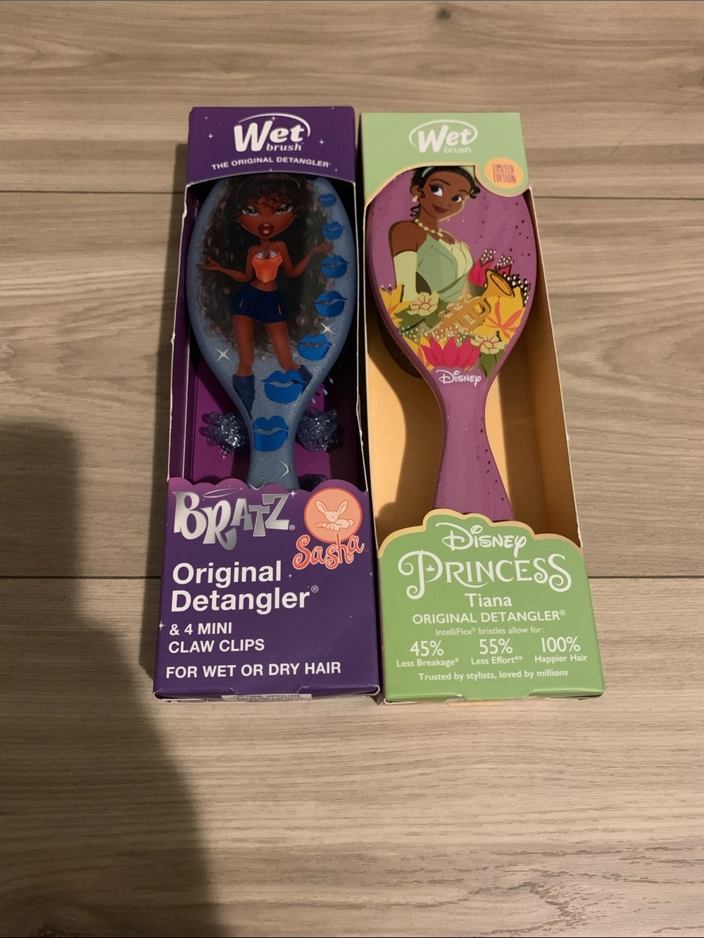 Labor Day Bundle** Princess Tiana + Sasha Bratz Detangler Brush